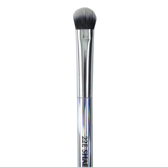 F.A.R.A.H  22E SHADE AND BLEND BRUSH - Picture 2 of 10